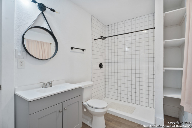 Listing photo id 35 for 248 Post