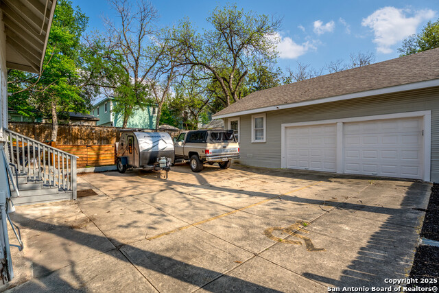 Listing photo id 36 for 248 Post