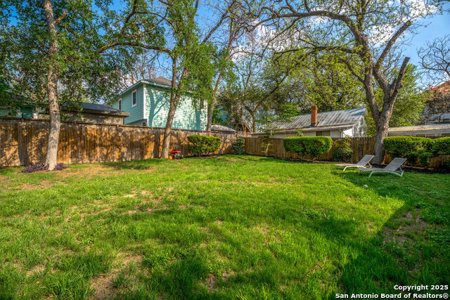 Listing photo id 42 for 248 Post