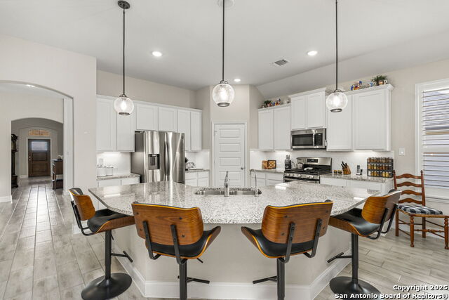 Listing photo id 10 for 3715 Brazos Bnd