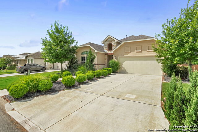 Listing photo id 0 for 3715 Brazos Bnd