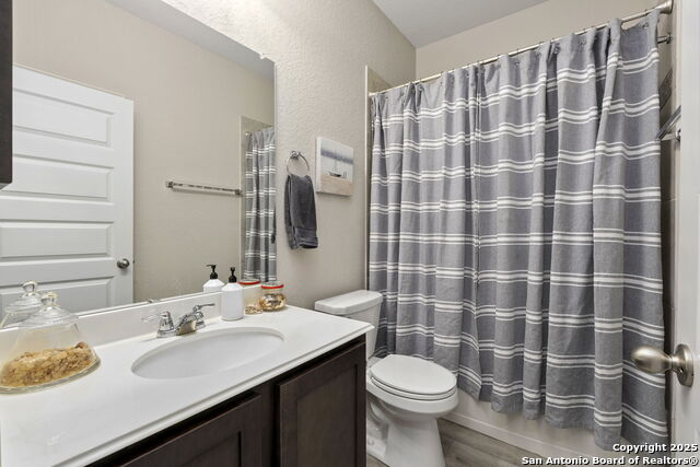 Listing photo id 21 for 3715 Brazos Bnd