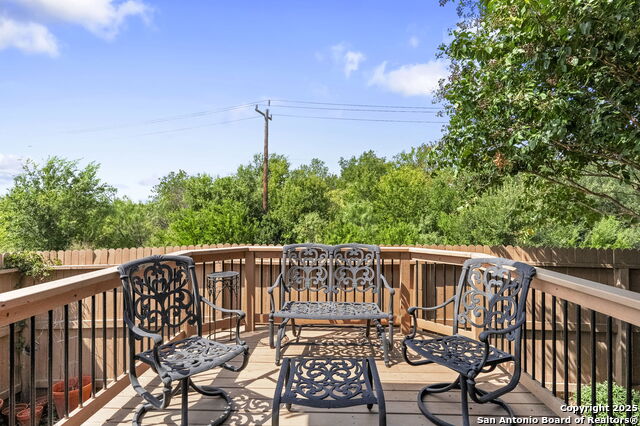 Listing photo id 26 for 3715 Brazos Bnd