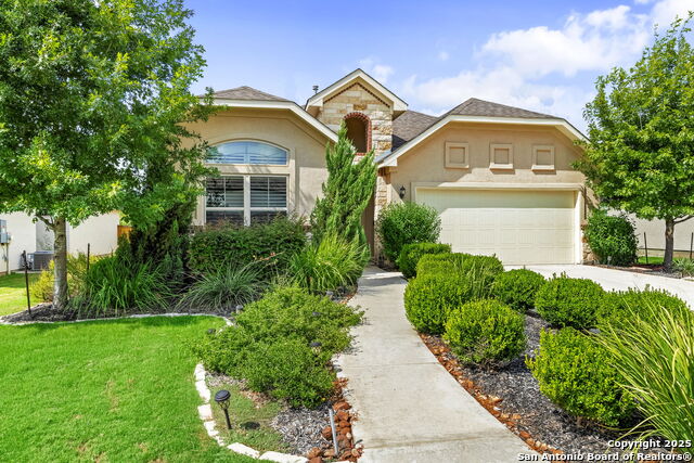 Listing photo id 1 for 3715 Brazos Bnd
