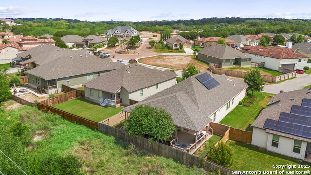 Listing photo id 31 for 3715 Brazos Bnd