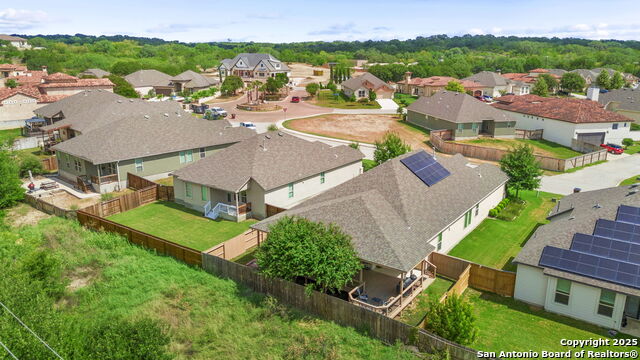 Listing photo id 32 for 3715 Brazos Bnd