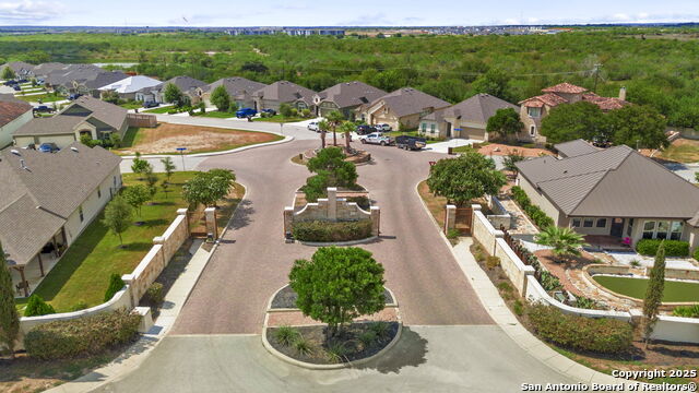 Listing photo id 34 for 3715 Brazos Bnd