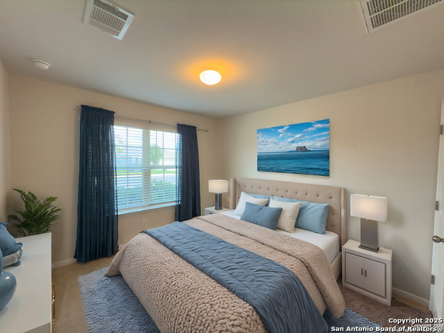 Listing photo id 9 for 2494 Mccrae