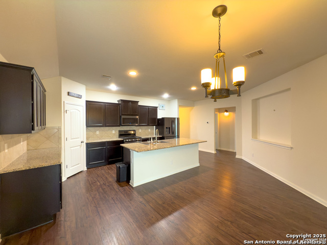 Listing photo id 0 for 2494 Mccrae