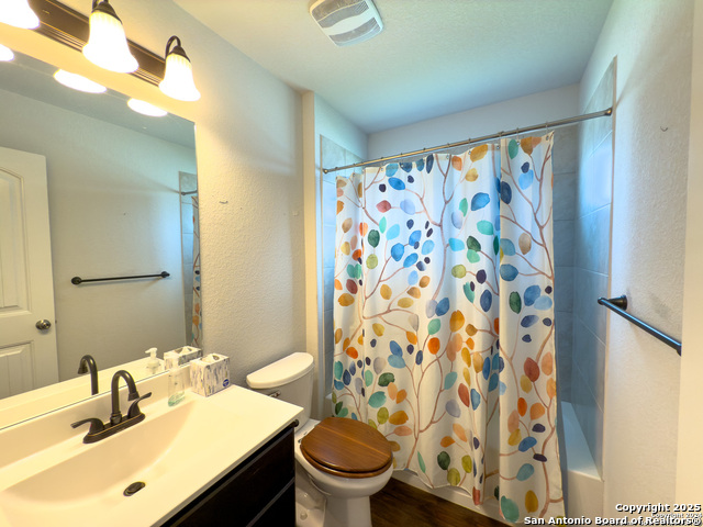 Listing photo id 6 for 2494 Mccrae