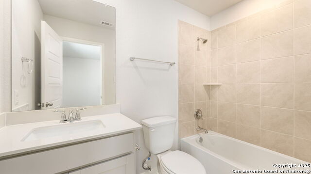 Image 13 of 22 For 10226 Juniper Oaks