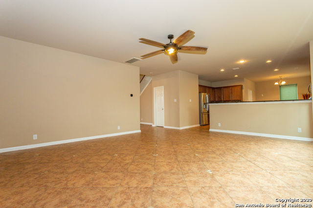 Image 12 of 43 For 331 Knights Cross Dr