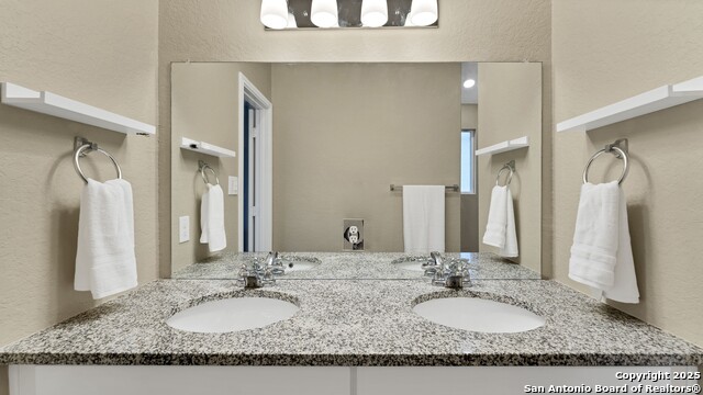 Image 19 of 37 For 2709 San Martin Ln