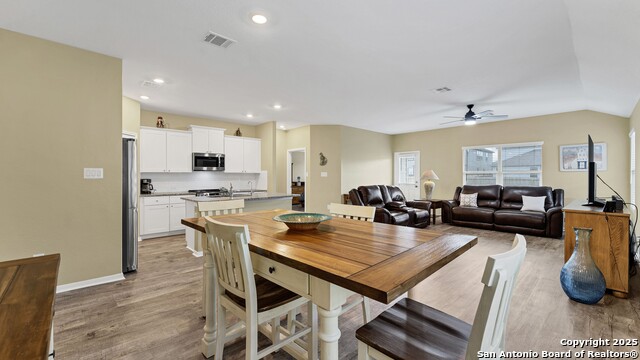 Image 8 of 37 For 2709 San Martin Ln
