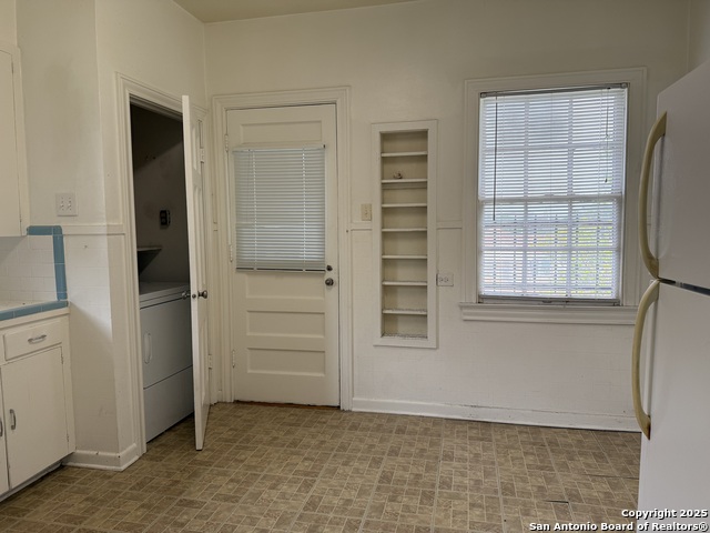 Image 8 of 19 For 255 Lullwood E 3