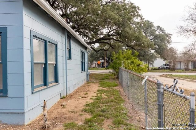 Image 13 of 14 For 719 Kelly St