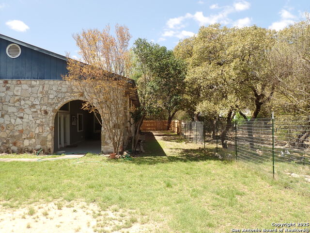 Image 4 of 12 For 5969 Lockhill Rd