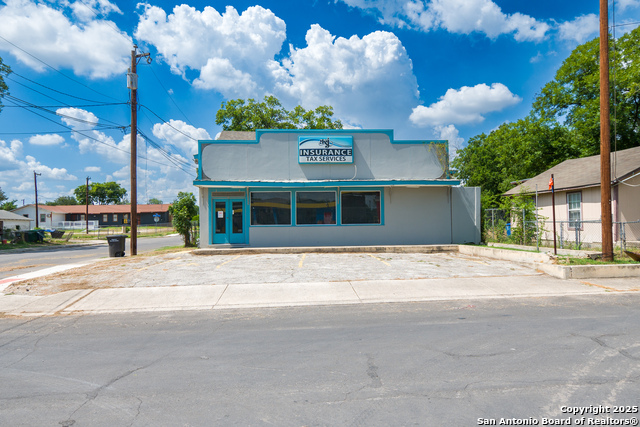 Listing photo id 0 for 513 Fenfield 1