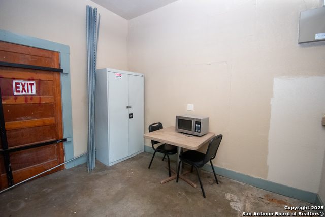 Listing photo id 7 for 513 Fenfield 1