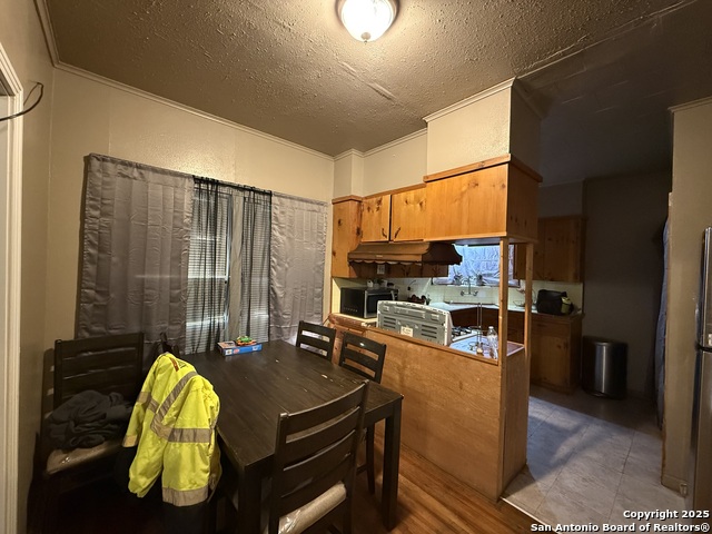 Image 5 of 14 For 1228 Mayfield Blvd W