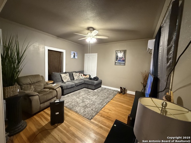 Image 8 of 14 For 1228 Mayfield Blvd W