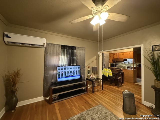 Image 9 of 14 For 1228 Mayfield Blvd W