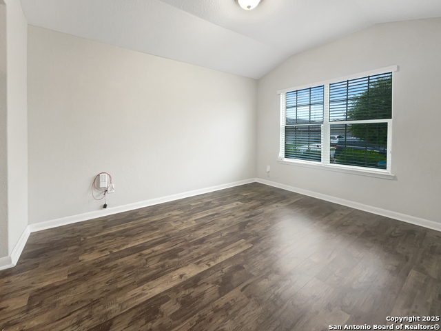 Image 9 of 18 For 2673 Mccrae  