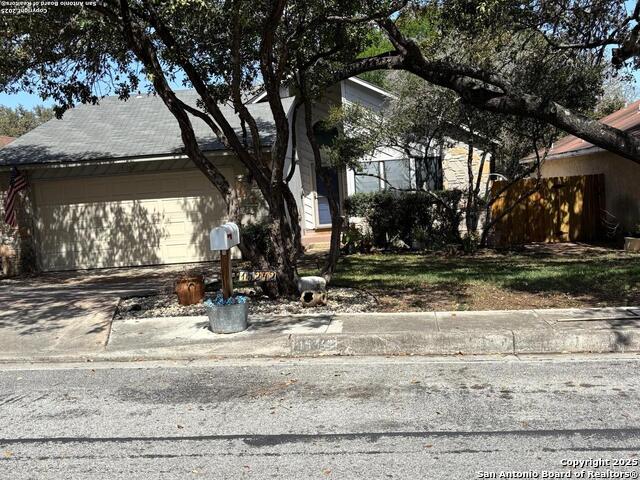 Listing photo id 0 for 15242 Arroyo Moss