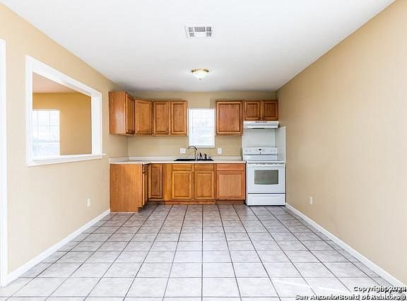 Image 10 of 10 For 7645 Windsor Oaks  4