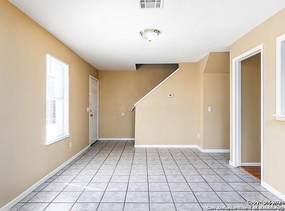 Image 2 of 10 For 7645 Windsor Oaks  4
