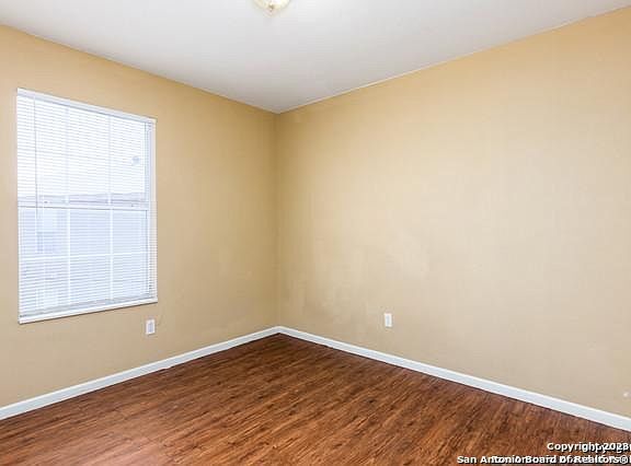 Image 7 of 10 For 7645 Windsor Oaks  4