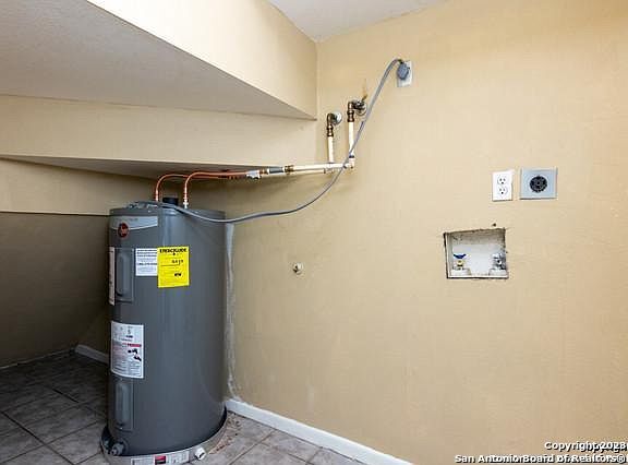 Image 8 of 10 For 7645 Windsor Oaks  4