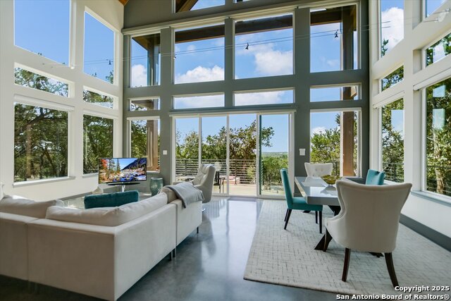 Listing photo id 8 for 7870 Gage Ln