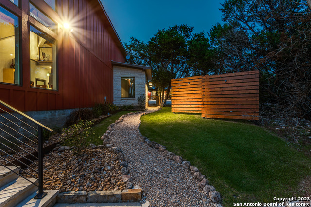 Listing photo id 23 for 7870 Gage Ln