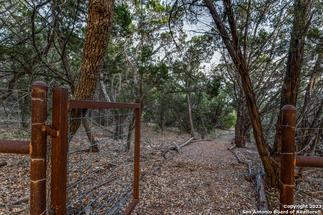 Listing photo id 24 for 7870 Gage Ln
