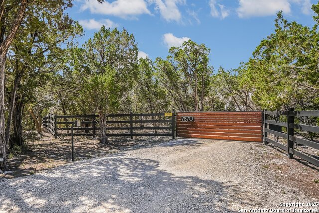 Listing photo id 40 for 7870 Gage Ln