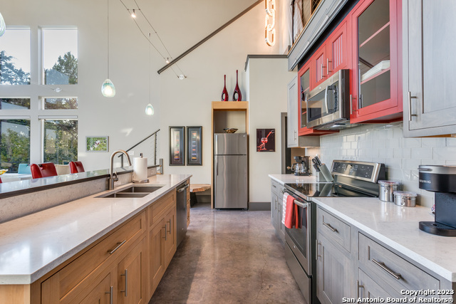 Listing photo id 7 for 7870 Gage Ln