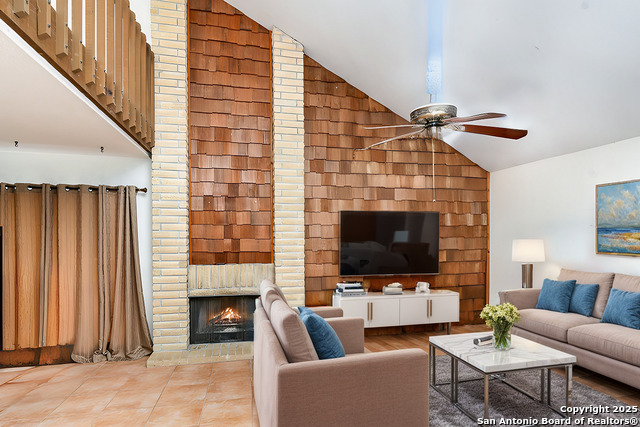 Image 4 of 31 For 6911 Timberhill