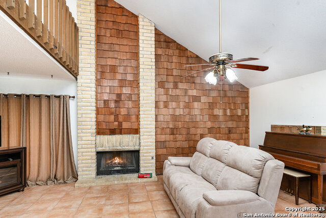 Image 5 of 31 For 6911 Timberhill