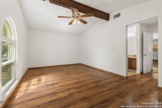 Listing photo id 15 for 6127 Calderwood