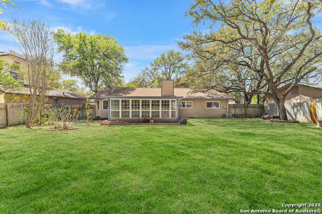 Listing photo id 22 for 6127 Calderwood