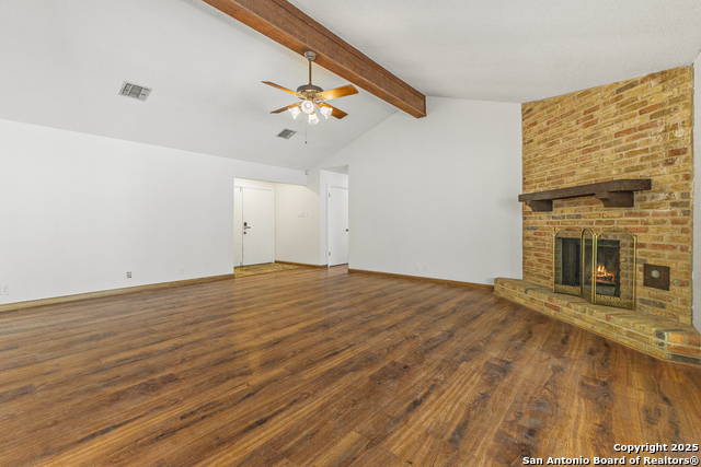 Listing photo id 3 for 6127 Calderwood