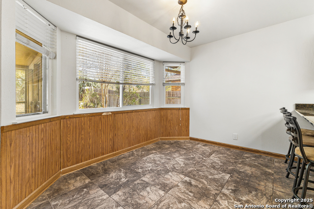 Listing photo id 4 for 6127 Calderwood