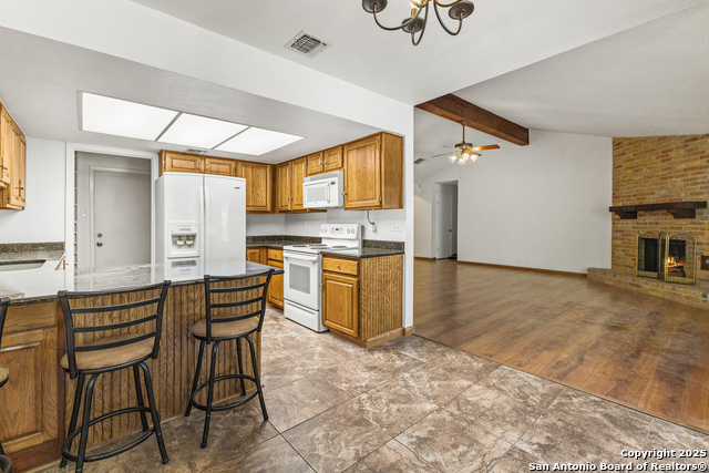 Listing photo id 5 for 6127 Calderwood