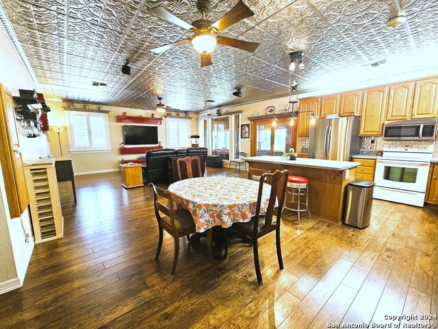 Image 16 of 75 For 804 County Road 6612