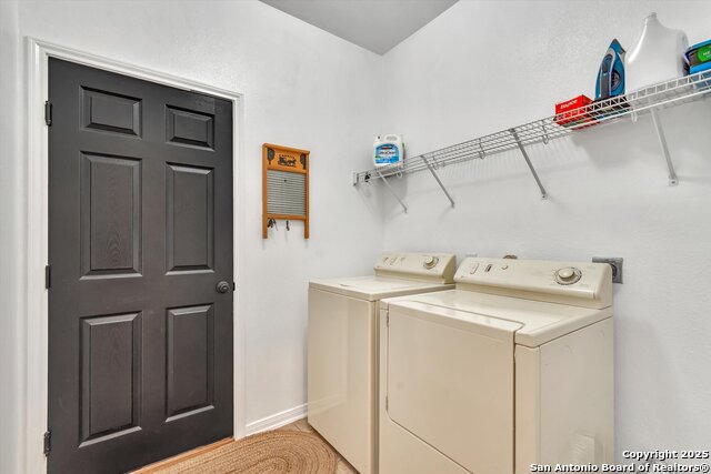 Image 13 of 40 For 2050 Belvedere Ct