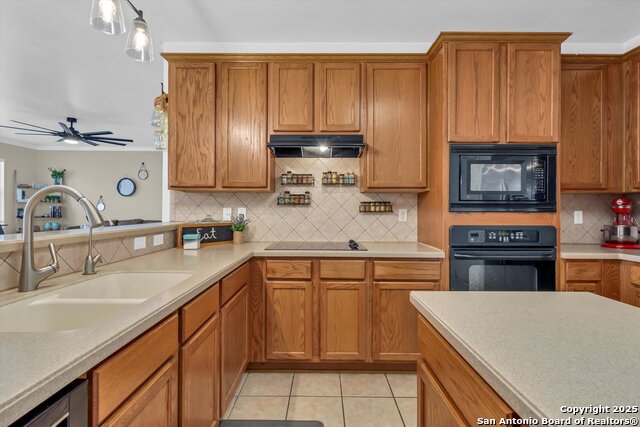 Image 17 of 40 For 2050 Belvedere Ct