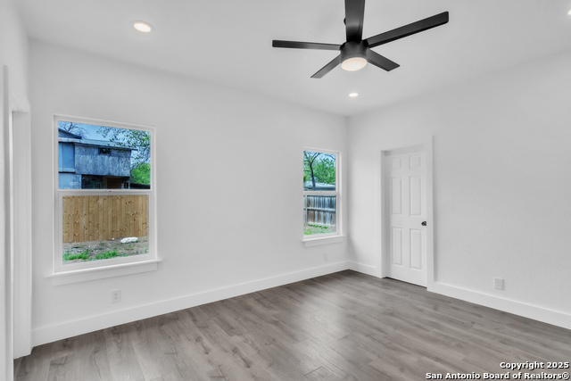 Image 10 of 37 For 1318 Avenue D