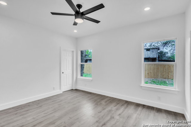 Image 16 of 37 For 1318 Avenue D
