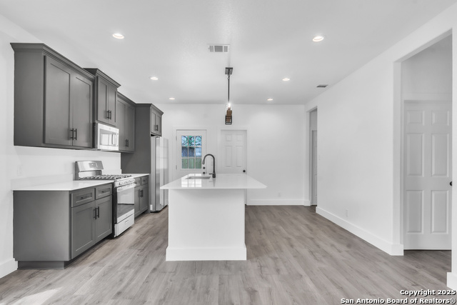 Image 7 of 37 For 1318 Avenue D